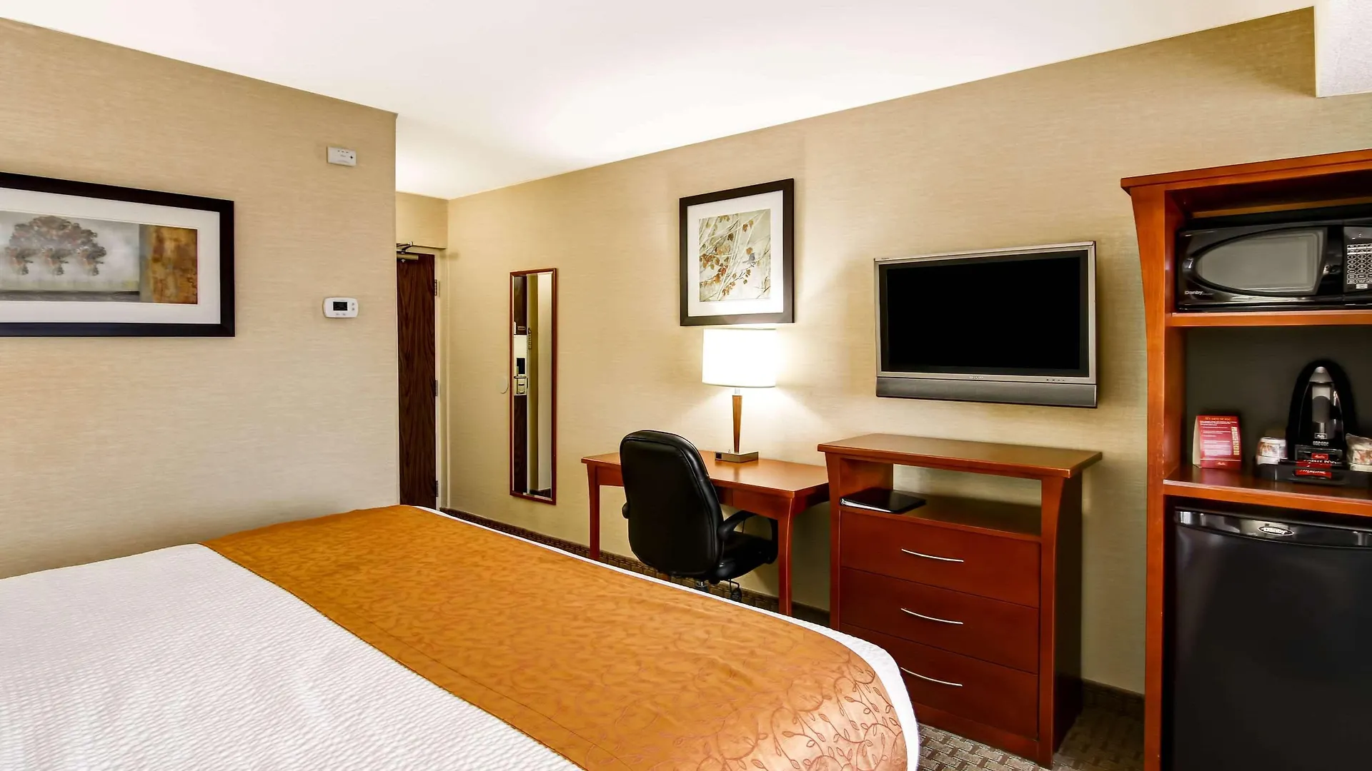 Quality Inn Kitchener 3*,