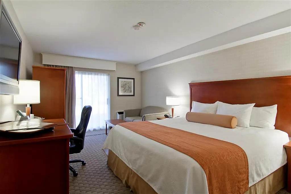 ***  Quality Inn Kitchener Canadá