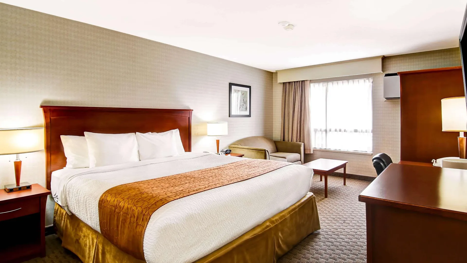 Quality Inn Kitchener 3*,