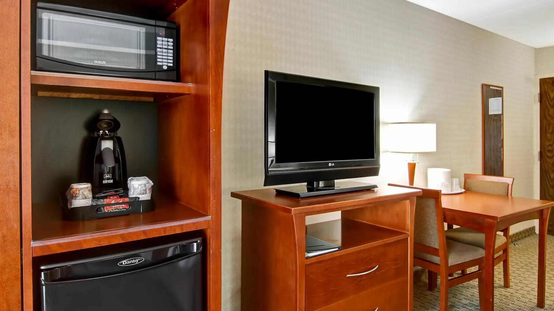 Quality Inn Kitchener 3*,