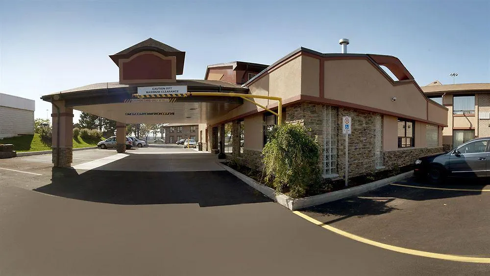 ***  Quality Inn Kitchener Canadá