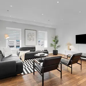 https://les-suites-saint-francois-xavier.hotels-in-montreal.org